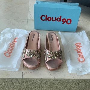 👡Beautiful sandals cloud90 size7 worn once with box👡